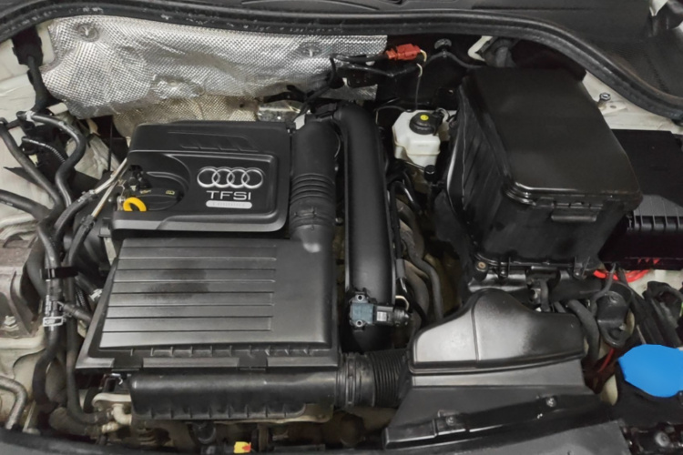 Audi Q3 2018 car image #20