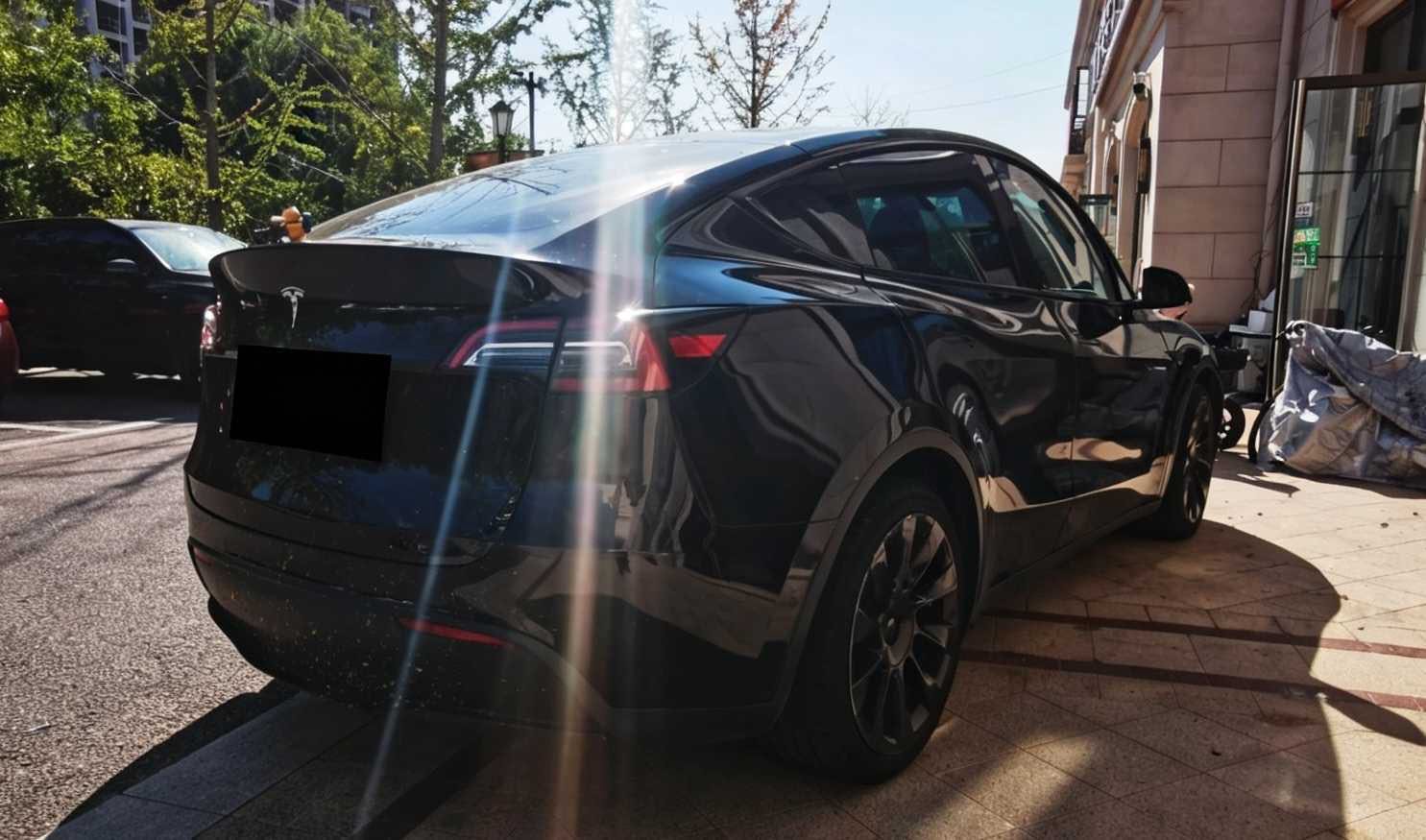 Tesla Model Y 2022 #5 Tesla Model Y 2022 car image #5