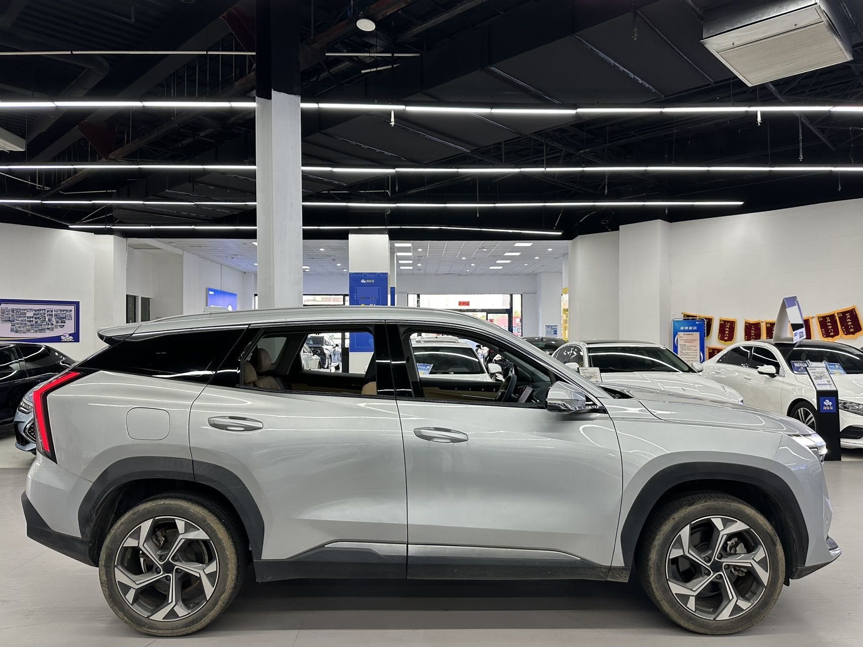 GEELY Boyue L 2023 изображение автомобиля #9