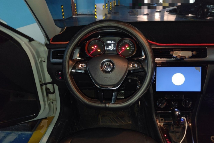 Volkswagen Bora 2018 car image #15