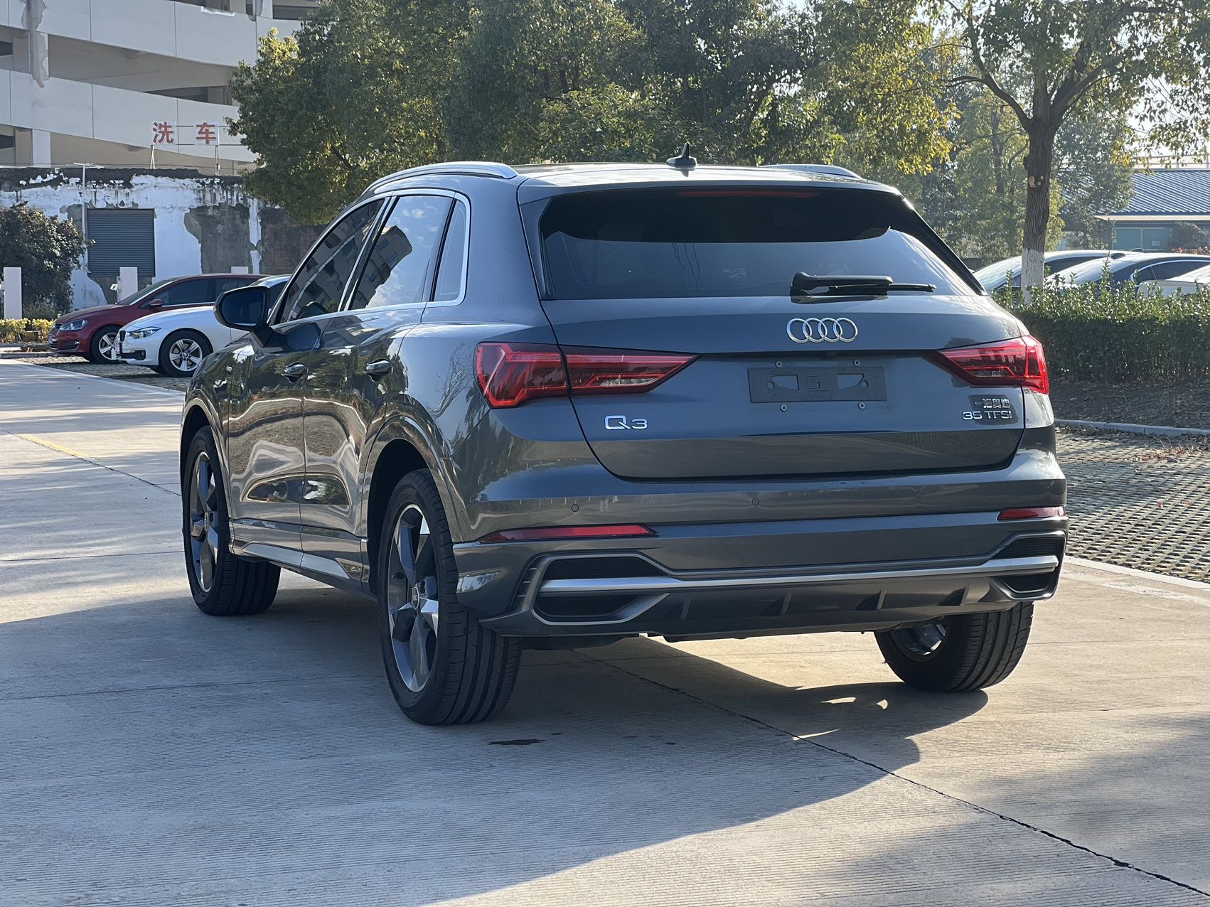 Audi Q3 2023 car image #6