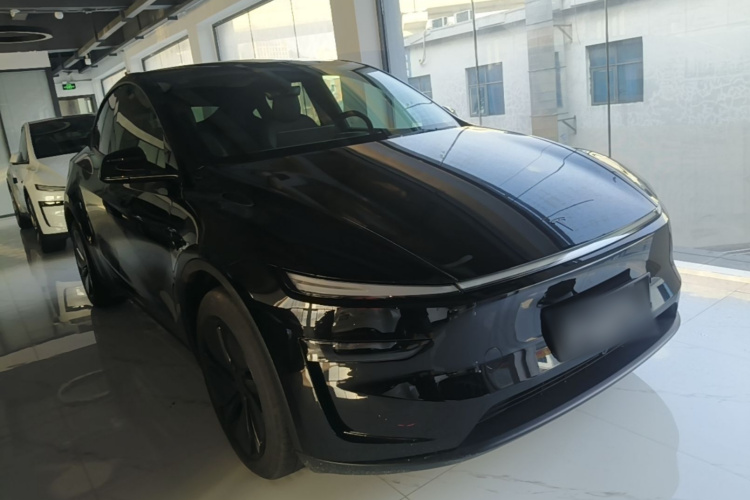 Tesla Model Y 2026 car image #4