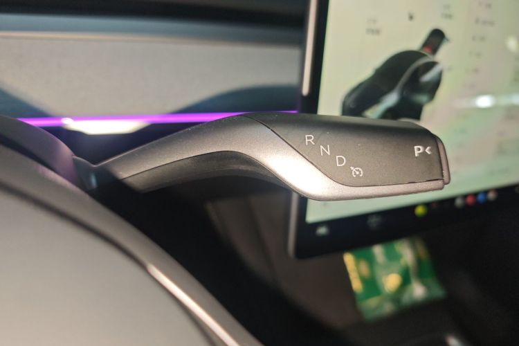 Tesla Model Y 2024 #14 Tesla Model Y 2024 immagine di auto #14