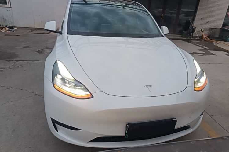 Tesla Model Y 2024 #3 Tesla Model Y 2024 car image #3