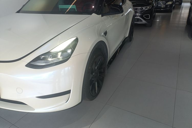 Tesla Model Y 2024 #9 Tesla Model Y 2024 car image #9