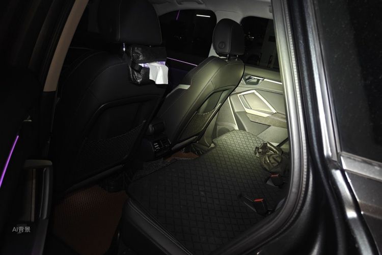 Audi Q3 2022 car image #19