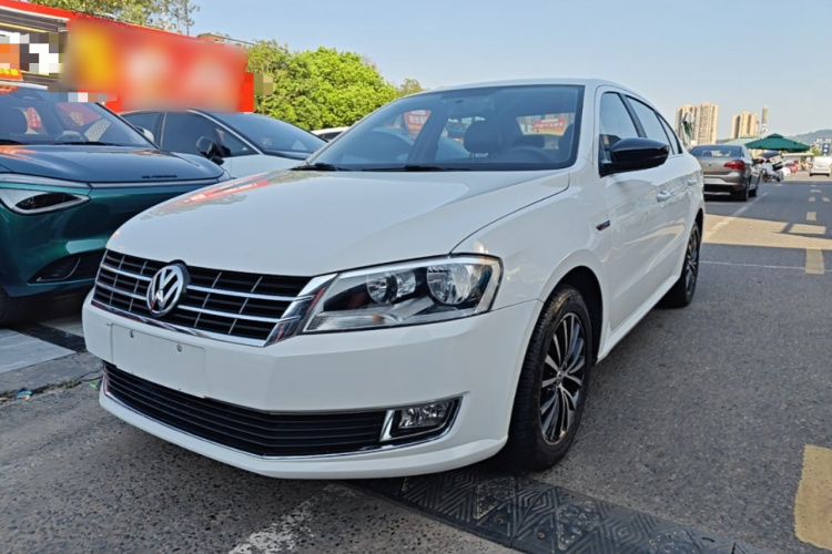 Volkswagen Lavida 2015 car image #2