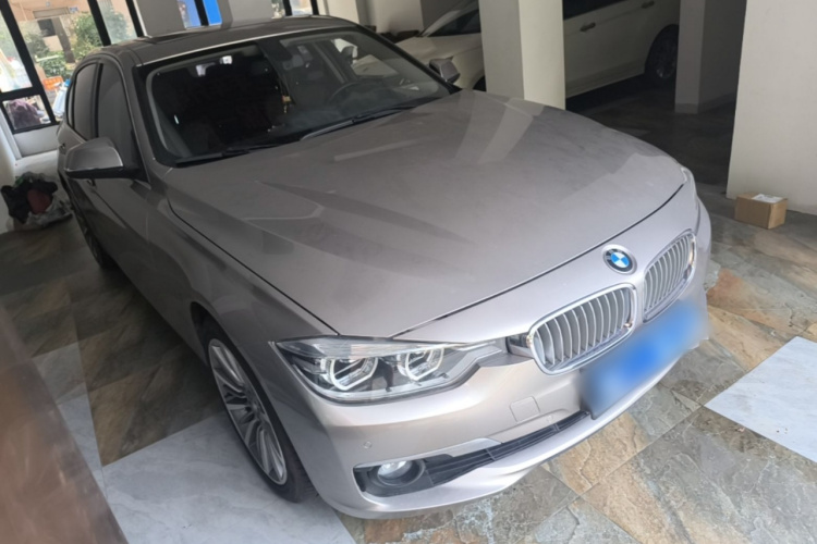 BMW 3 Series 2019 car image #4