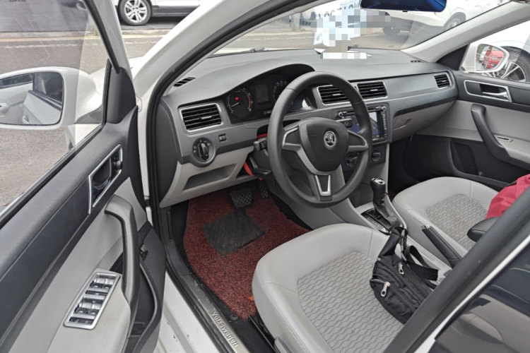 Skoda Rapid 2016 #16 Skoda Rapid 2016 car image #16