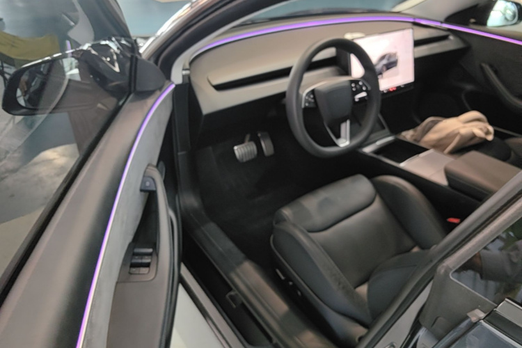 Tesla Model 3 2024 #16 Tesla Model 3 2024 car image #16