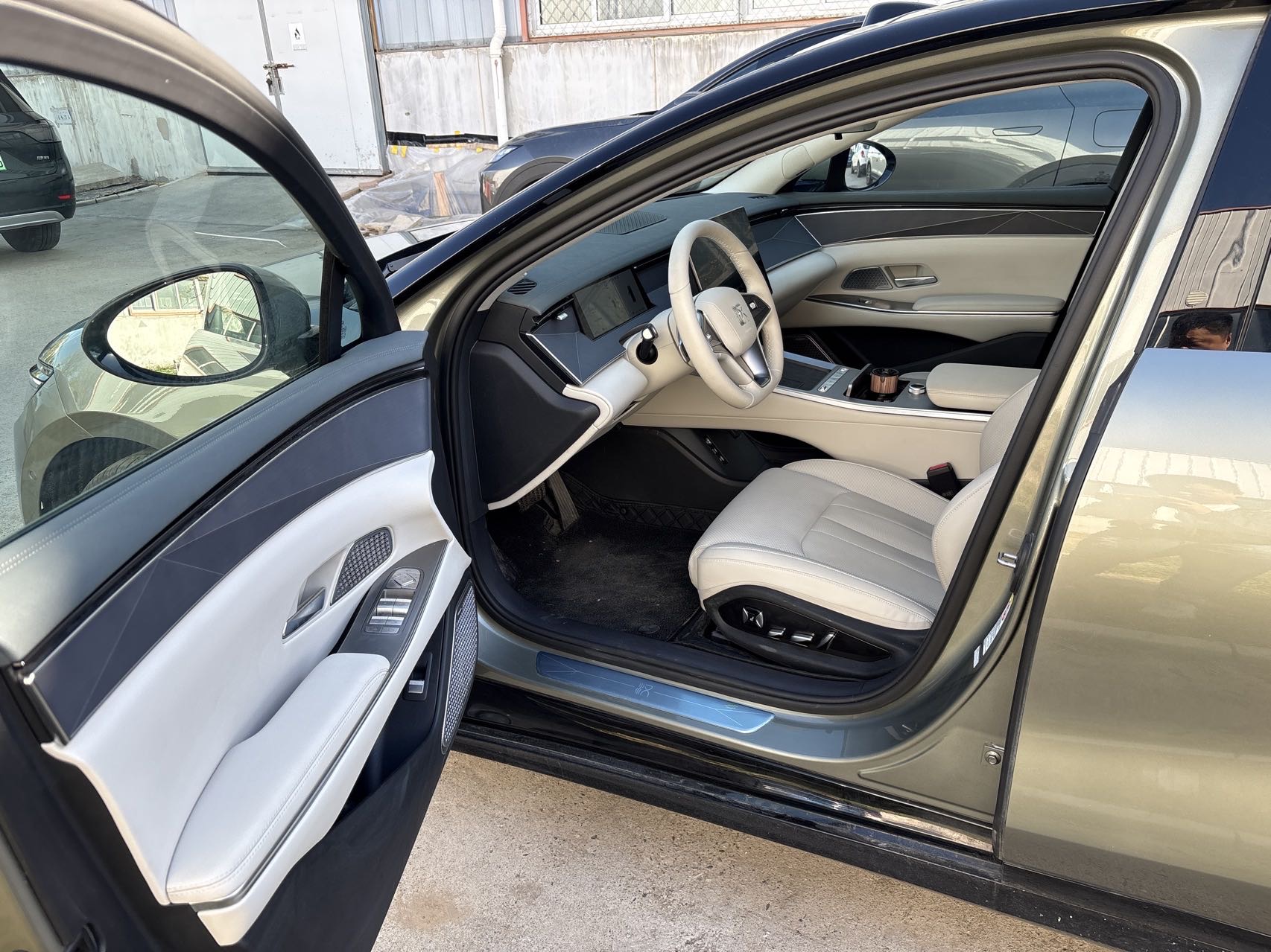 BYD HanL 2025 #8 BYD HanL 2025 immagine di auto #8