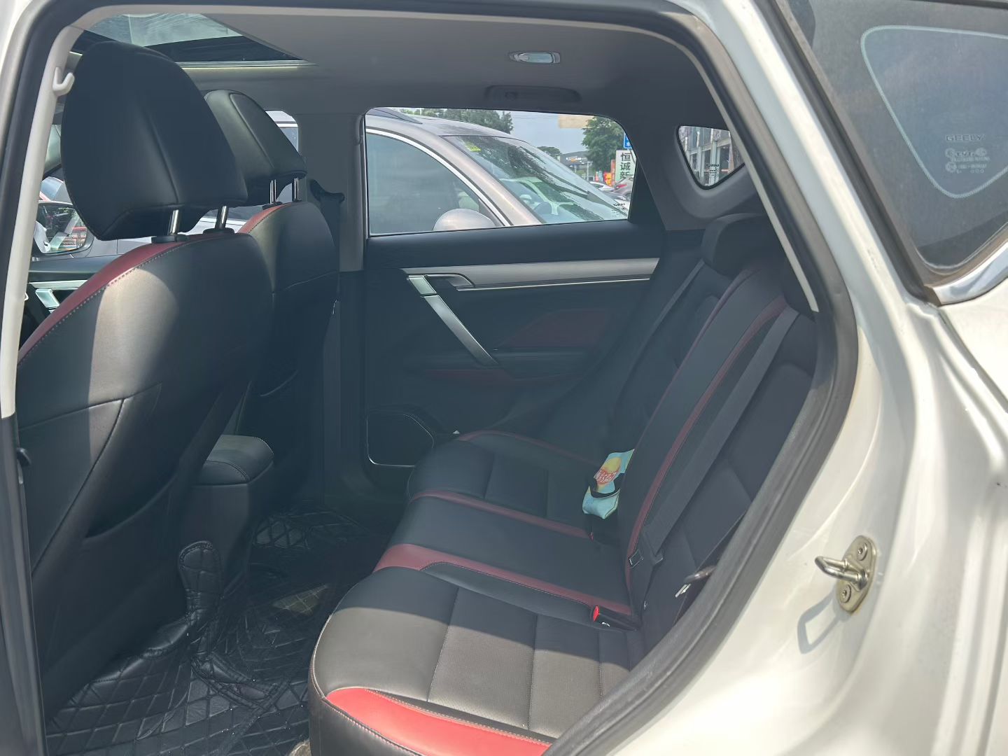 GEELY Coolray 2023 image de voiture #5