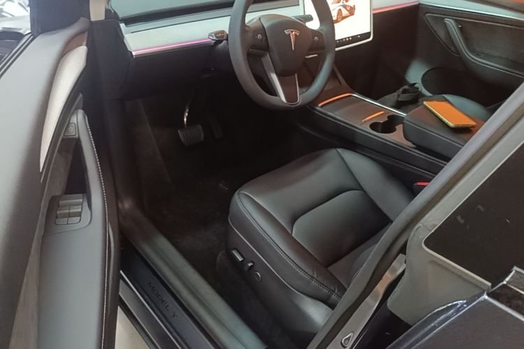 Tesla Model Y 2024 #16 Tesla Model Y 2024 immagine di auto #16