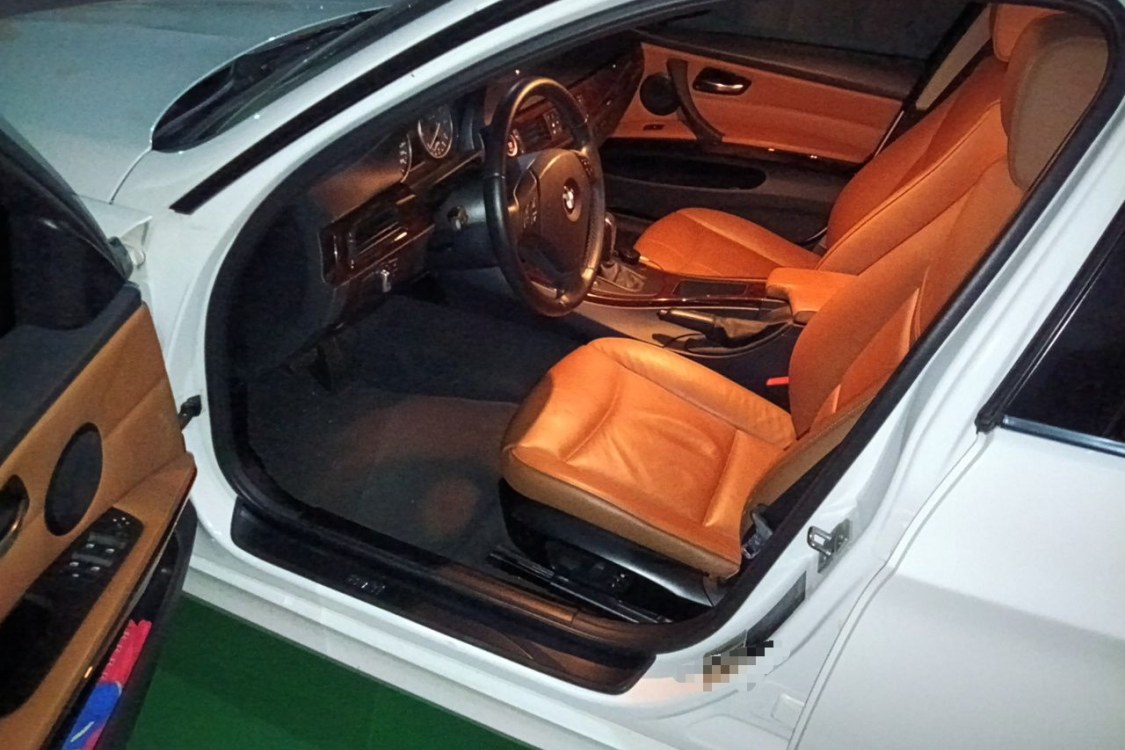 BMW 3 Series 2011 #23 BMW 3 Series 2011 car image #23
