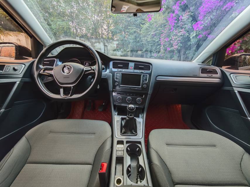 Volkswagen Golf 2018 car image #5