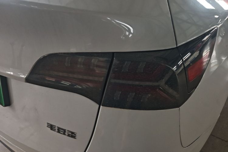 Tesla Model Y 2022 #8 Tesla Model Y 2022 car image #8