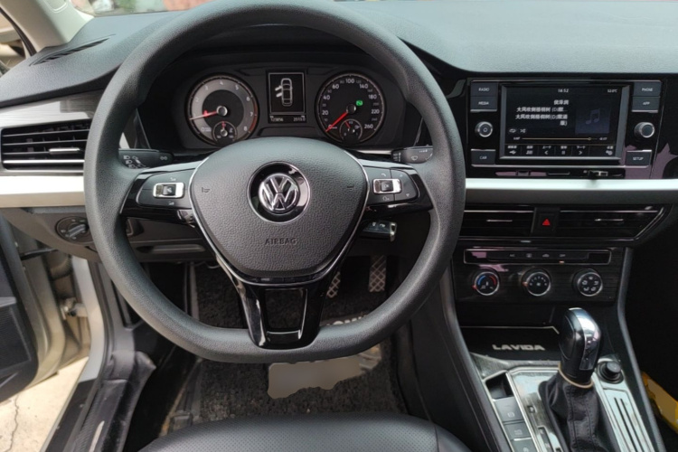 Volkswagen Lavida 2019 #11 Volkswagen Lavida 2019 car image #11