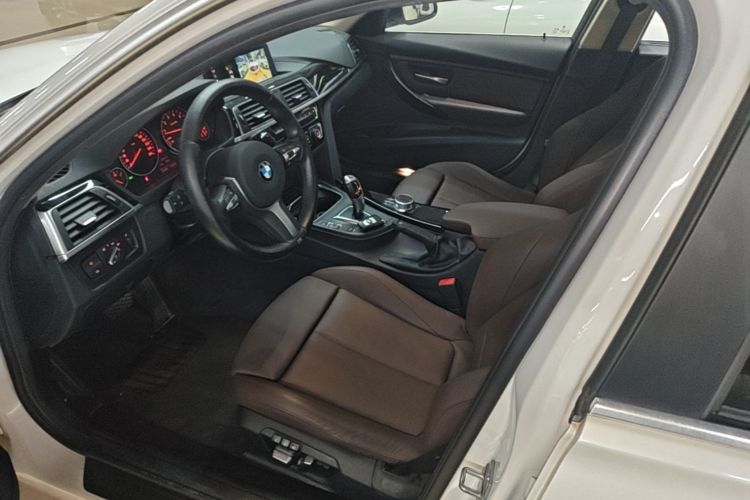 BMW 3 Series 2018 #15 BMW 3 Series 2018 car image #15