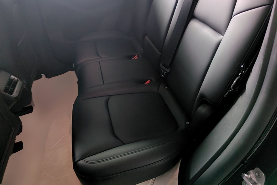 Tesla Model Y 2023 car image #13