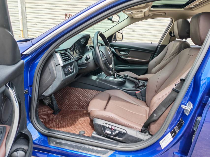BMW 3 Series 2017 #8 BMW 3 Series 2017 car image #8