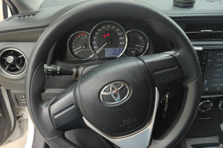 Toyota Corolla 2017 изображение автомобиля #11