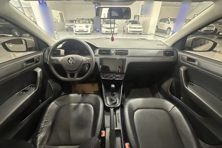 Volkswagen Santana 2023 immagine di auto #9