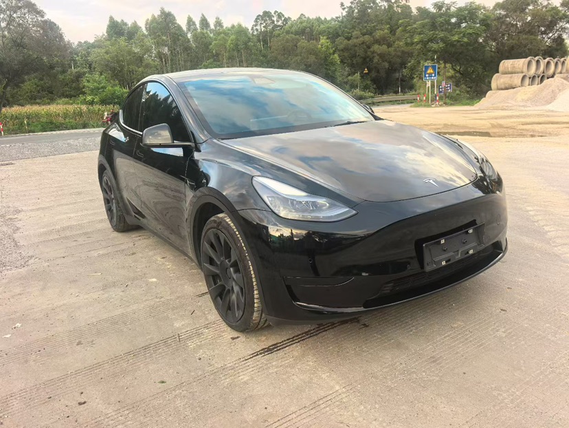 Tesla Model Y 2022 car image #3