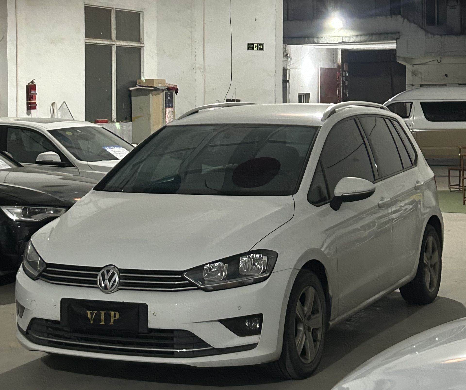 Volkswagen Golf Sportsvan 2018 Volkswagen Golf Sportsvan 2018 car image