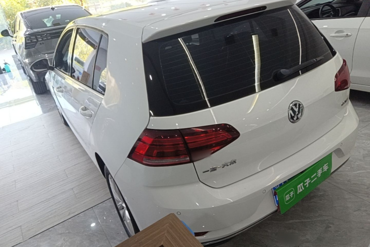 Volkswagen Golf 2019 imagen de coche #5