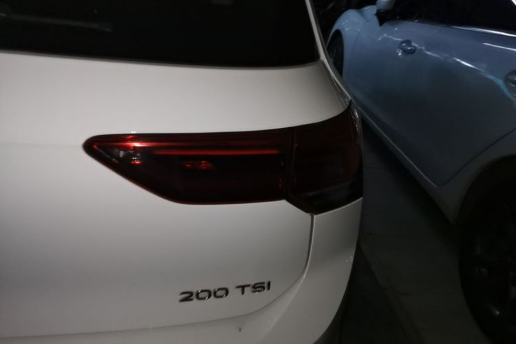Volkswagen Golf 2023 car image #8