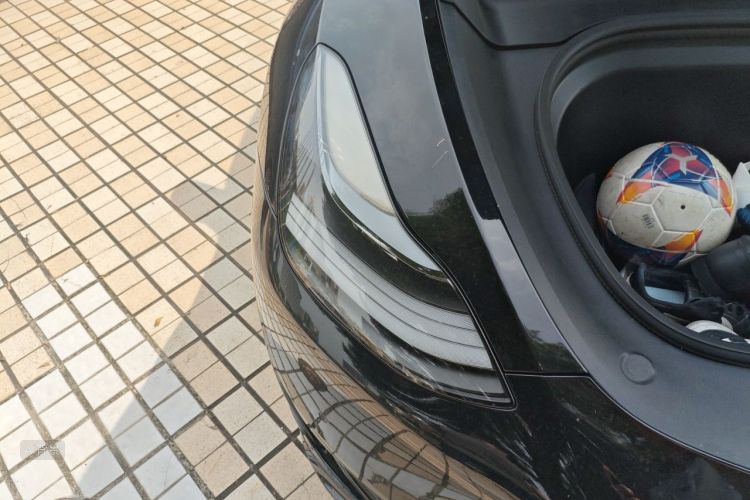 Tesla Model Y 2023 #8 Tesla Model Y 2023 car image #8