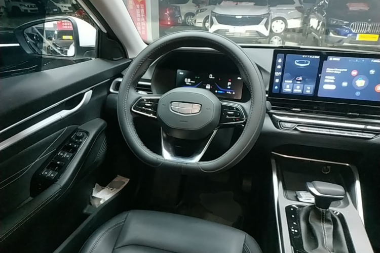 GEELY Emgrand 2026 image de voiture #11