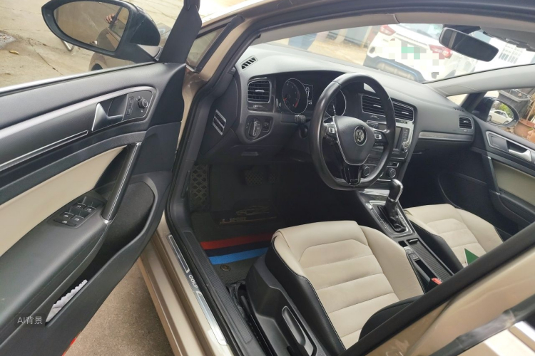 Volkswagen Golf 2017 car image #18