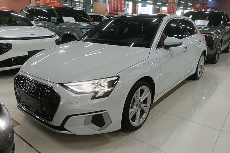 Audi A3 2021 immagine di auto #2