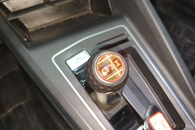 Volkswagen Golf 2022 صورة سيارة #14