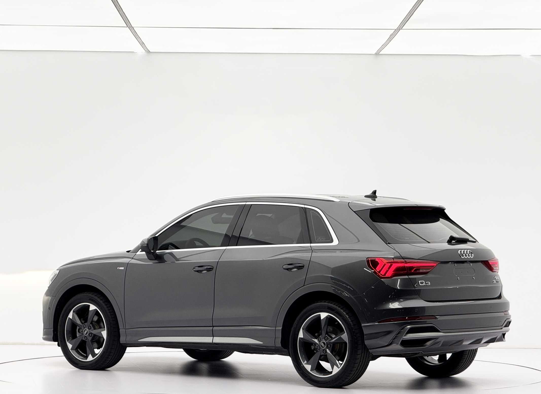 Audi Q3 2023 #4 Audi Q3 2023 car image #4