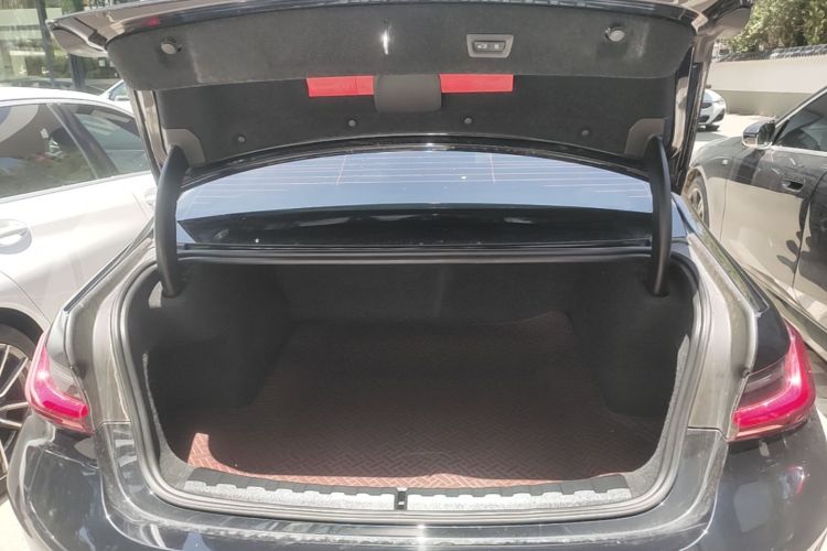 BMW 3 Series 2024 #21 BMW 3 Series 2024 car image #21