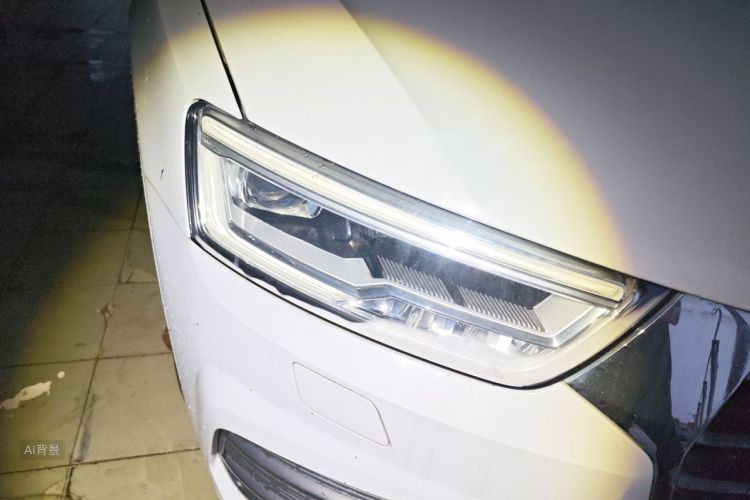 Audi Q3 2018 car image #8