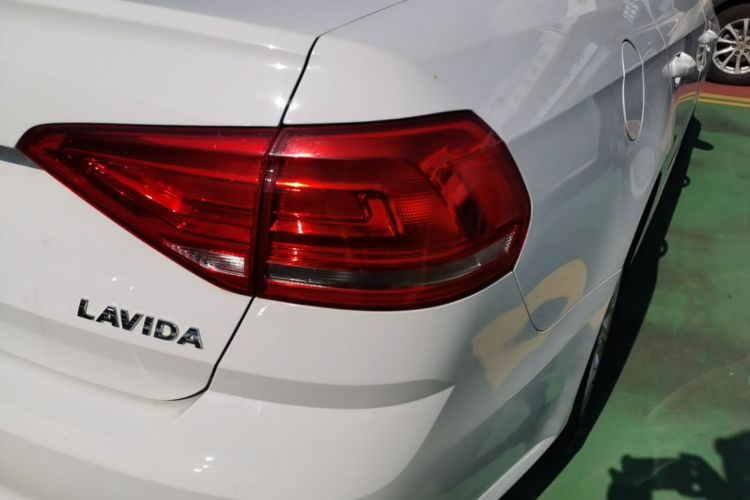 Volkswagen Lavida 2019 car image #8