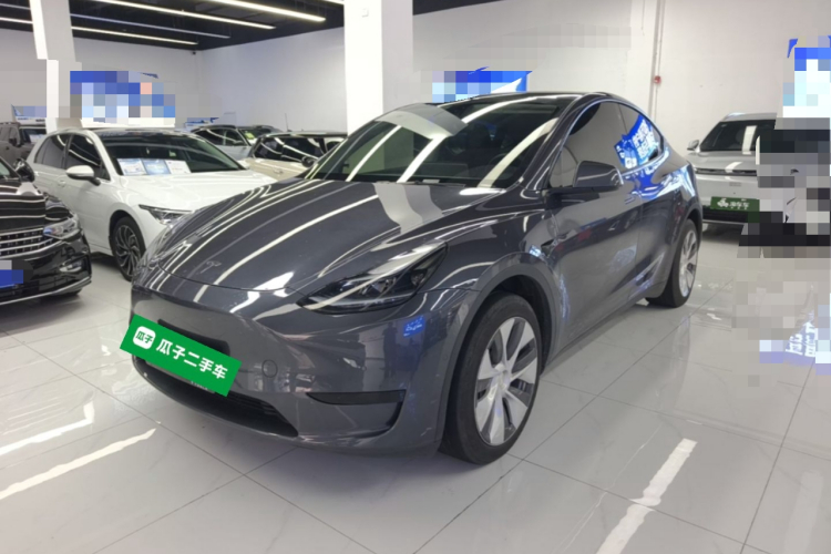 Tesla Model Y 2023 car image #2