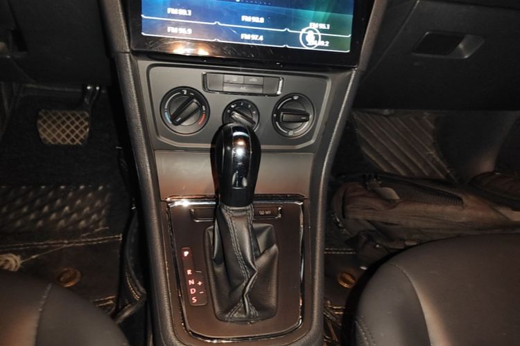 Volkswagen Bora 2018 #13 Volkswagen Bora 2018 صورة سيارة #13