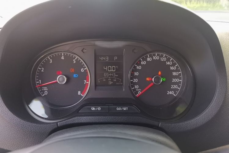 Volkswagen Polo 2018 car image #12