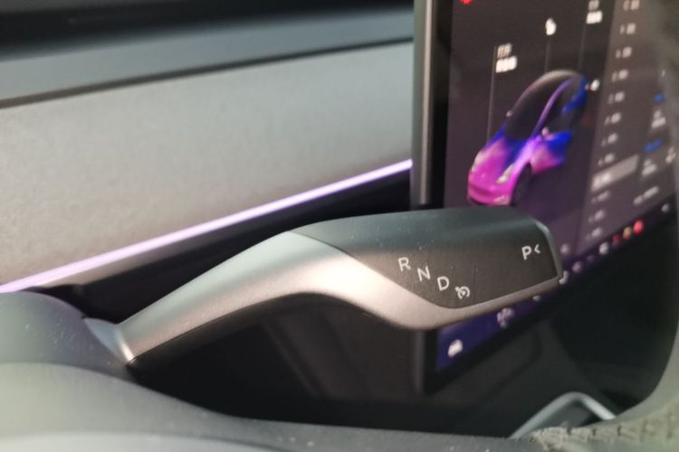 Tesla Model Y 2024 #14 Tesla Model Y 2024 car image #14