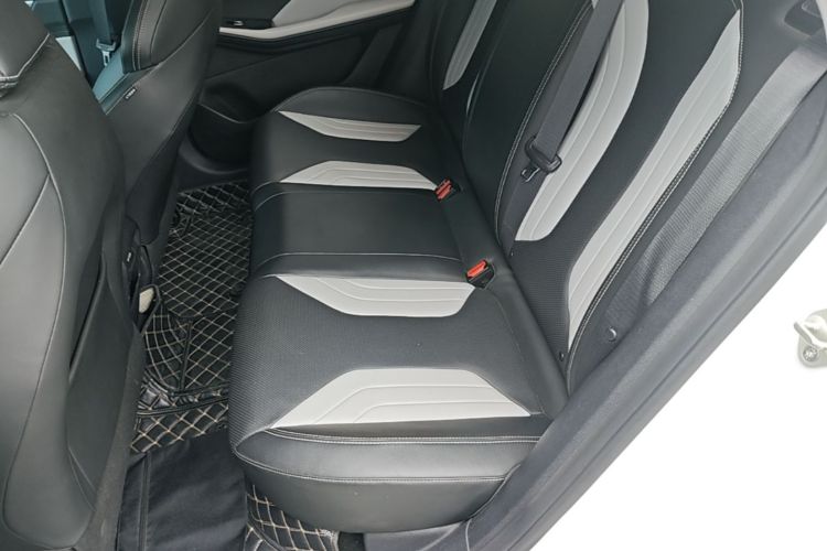 GEELY Binray 2023 car image #17