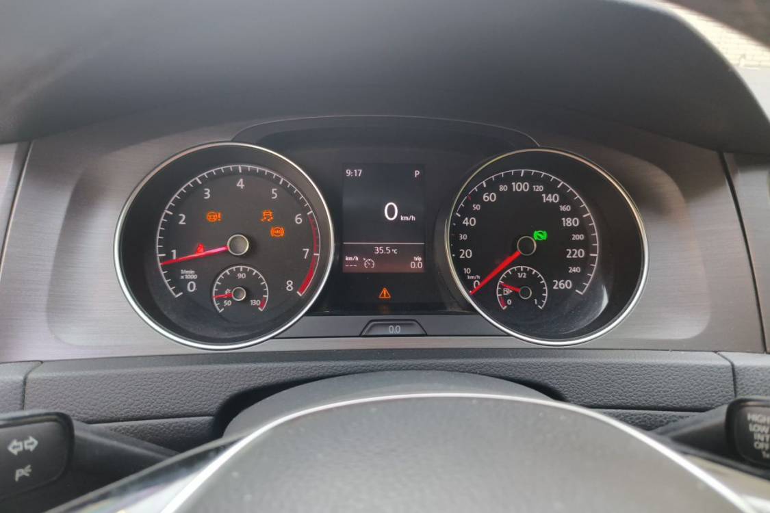 Volkswagen Golf 2016 car image #26