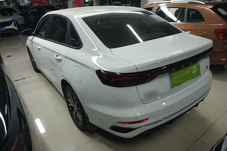 GEELY Emgrand 2026 image de voiture #5