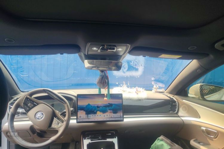 BYD Han 2024 car image #20