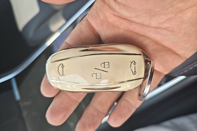 Tesla Model 3 2020 car image #9