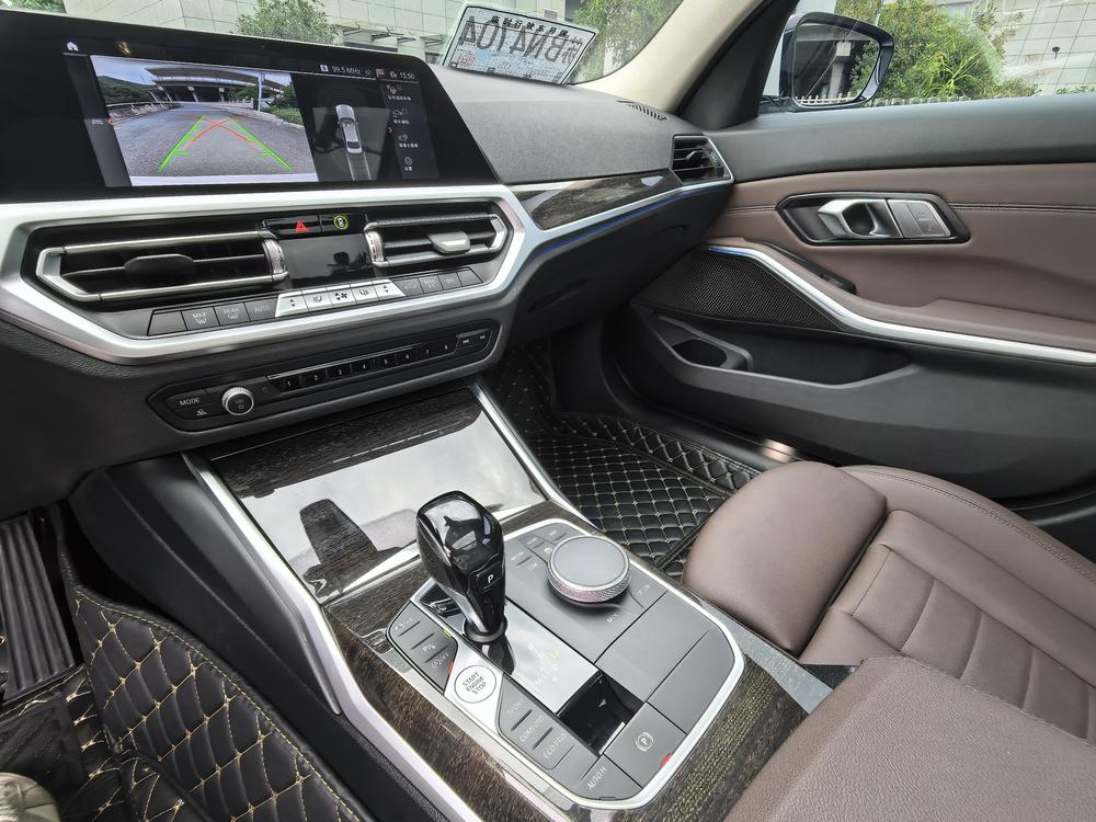 BMW 3 Series 2020 car image #8