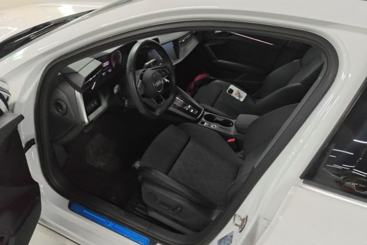 Audi A3 2023 immagine di auto #16